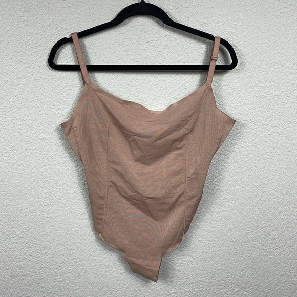 New Skims Fits Everybody Square Neck Scoop Back Bodysuit Tan Sz XL - Picture 2 of 8